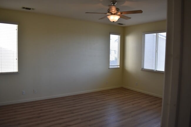 Building Photo - 870 Alabaster Ct