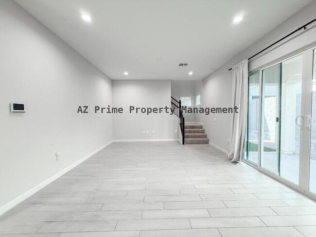 Building Photo - 5138 E Anderson Dr