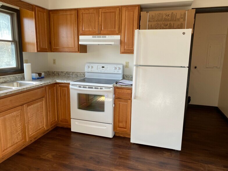 Kitchen - 845 Red Oak Trl