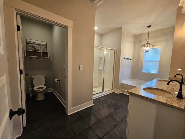 Building Photo - 5825 Danbury Blvd