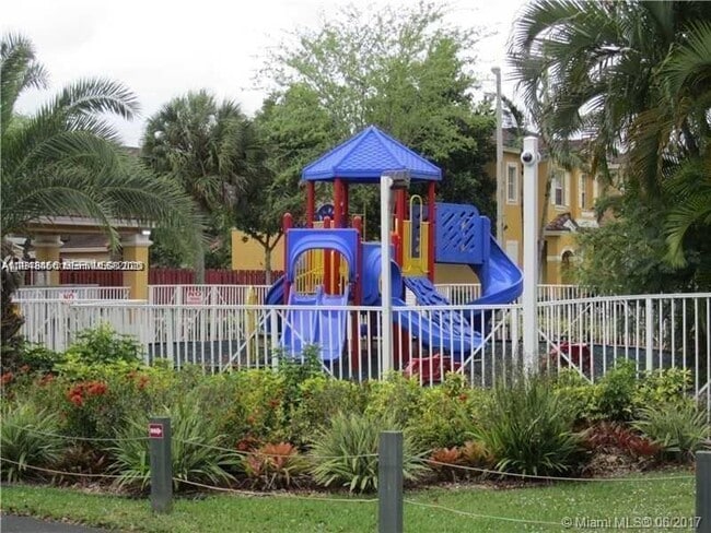 Building Photo - 60 SE 6th Rd