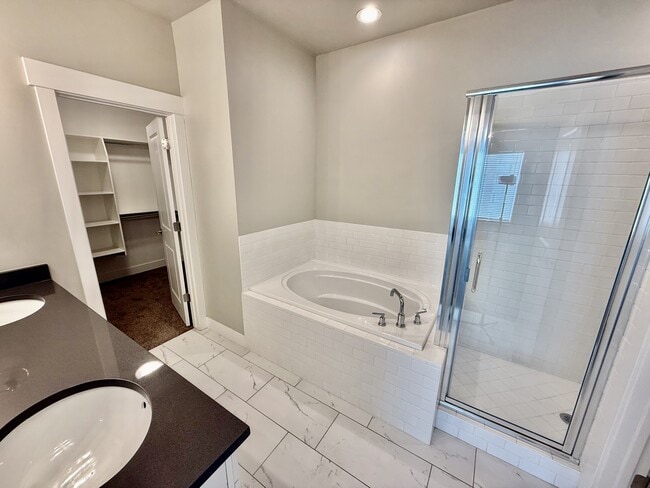 Building Photo - 7646 S Waverly Hls Ln