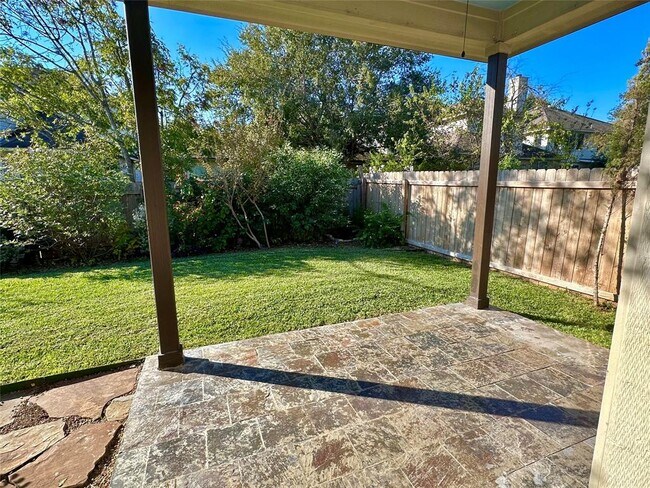 Building Photo - 10200 Channel Island Dr