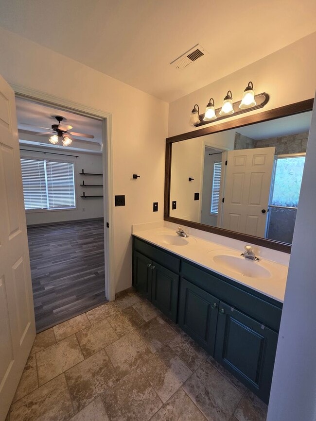Building Photo - 3 Bed, 2 Bath Family Home in Moore, SC