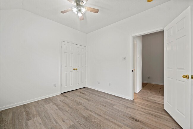 Building Photo - 21055 Southern Colony Ct