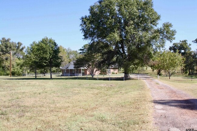 Building Photo - 1179 Martin St