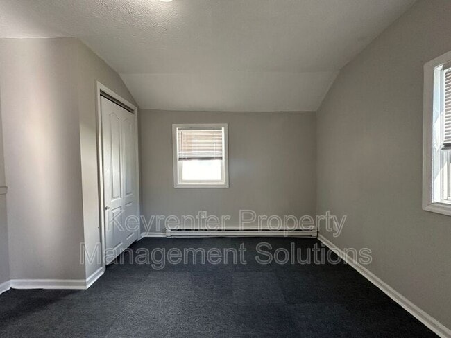 Building Photo - 621 C St