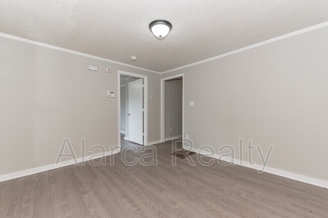 Building Photo - 9333 Kendall Dr