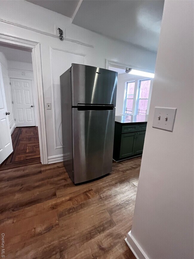 Building Photo - 1129 Noble Ave