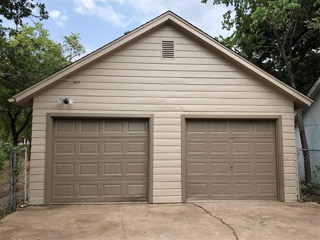 Building Photo - 2517 Honeysuckle Ave