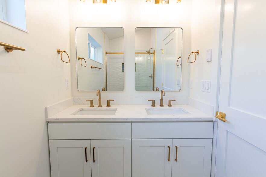 Building Photo - 6547 26th Ave NW