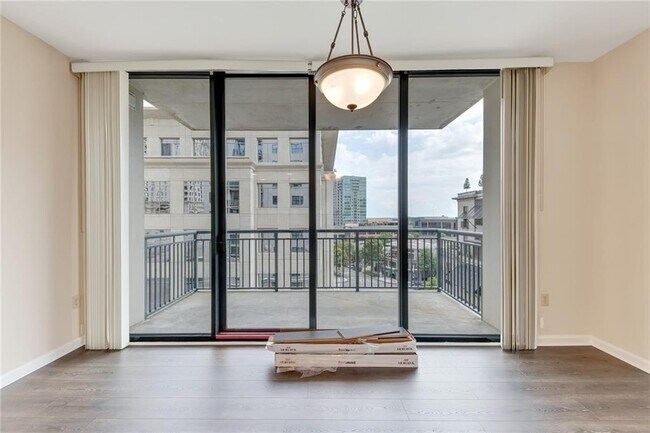 Building Photo - 3040 Peachtree Rd NW