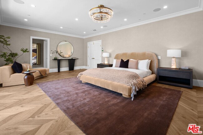 Building Photo - 616 N Alpine Dr