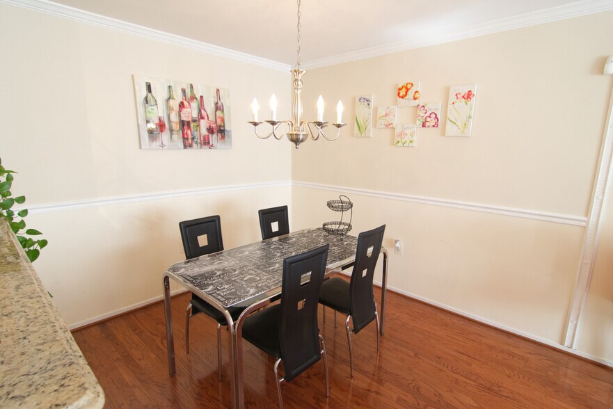 Building Photo - 7718B Lexton Pl