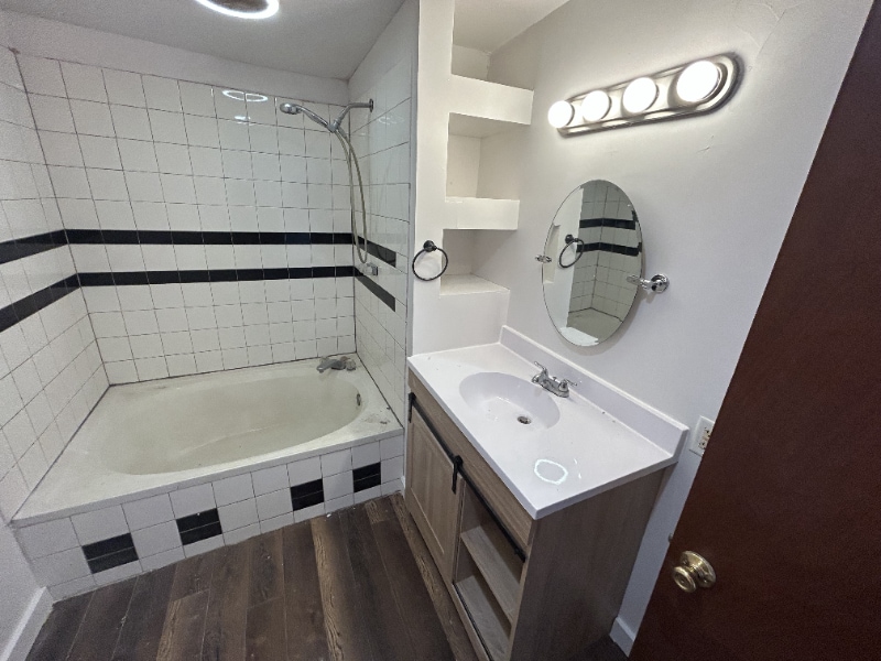 Building Photo - 833 Garfield Ave