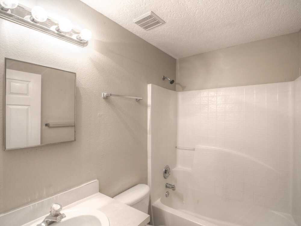 Building Photo - 12916 Los Alamitos