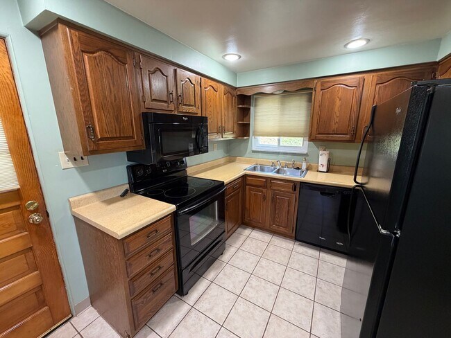 Building Photo - Beautiful Home for Rent