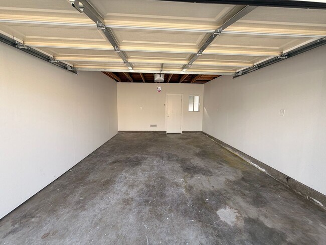 Building Photo - Beautiful 4 Bedroom Cypress House For Rent-Completely Remodeled!