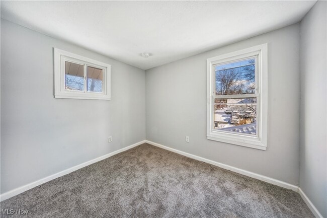 Building Photo - 702 Grace Ave