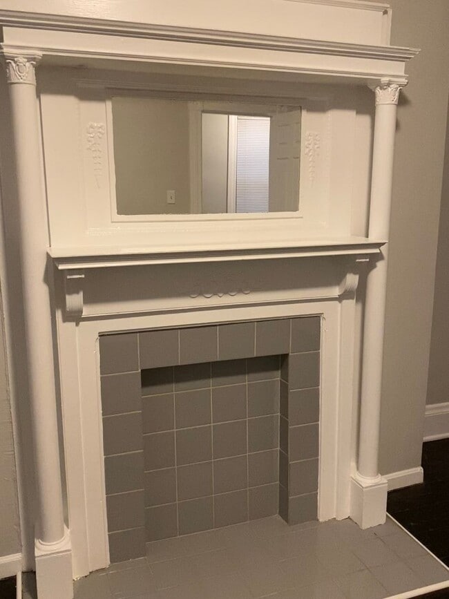 Building Photo - Beautifully updated and Spacious!  2 Bed House in Madisonville with walk through!!