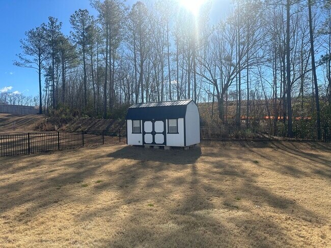 Building Photo - Like NEW 2 Story Single Family Home w/ Fen...