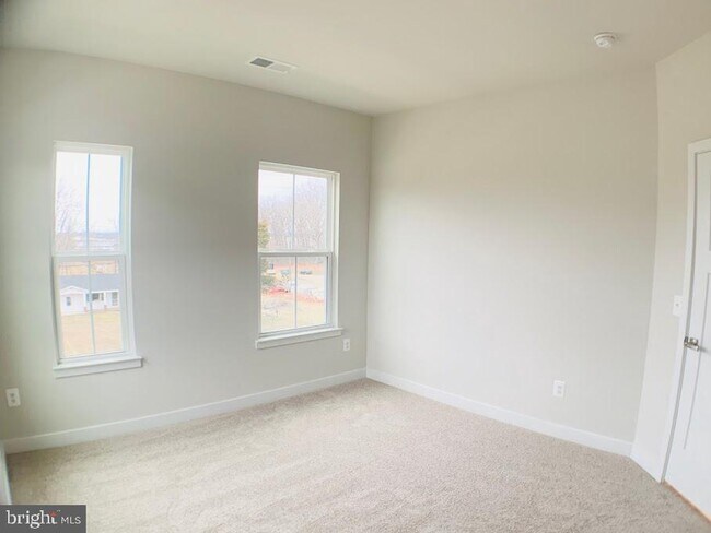 Building Photo - 11380 Willow Green Cir