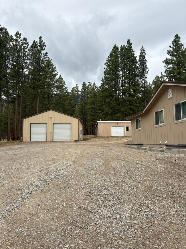 Building Photo - 368 N Gold Creek Loop