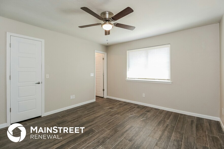 Building Photo - 8716 Tracy Dr