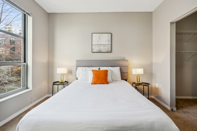 Building Photo - 616 Washington Ave S