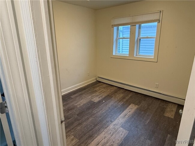 Building Photo - 193 Vermont St