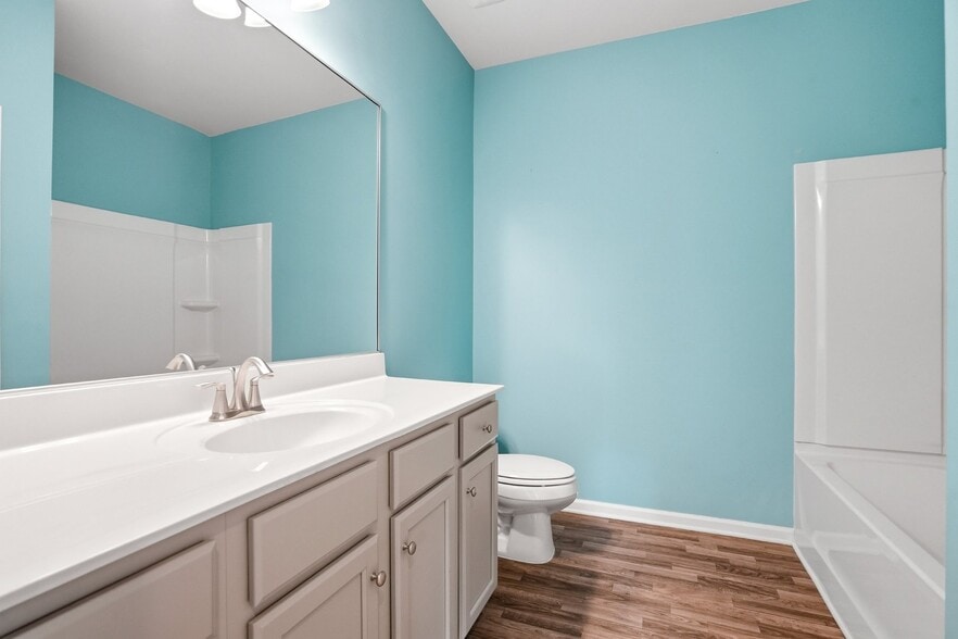 Building Photo - 2376 Tarben Dr