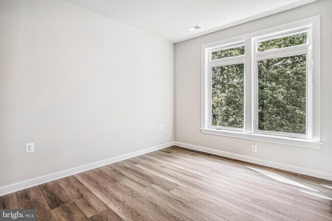 Building Photo - 1675 Bandit Loop