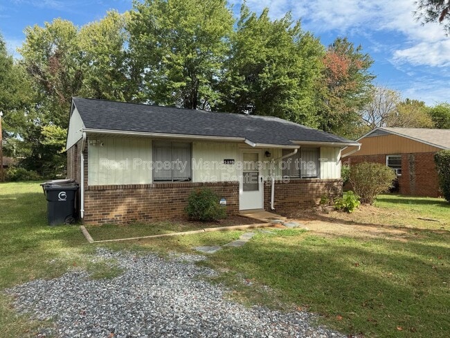 Building Photo - 1415 Comstock Ln