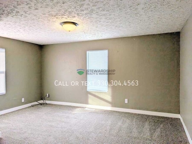 Building Photo - 15265 Lincoln Way W