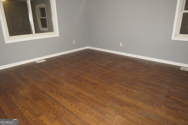 Building Photo - 1105 Hampton Rd