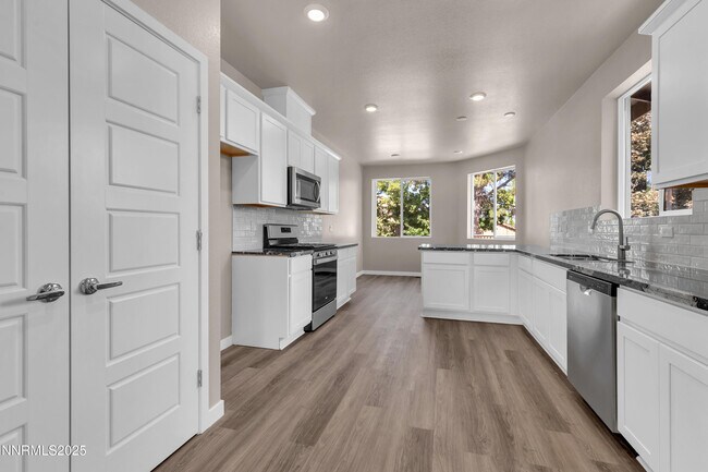 Building Photo - 1460 Copper Point Cir