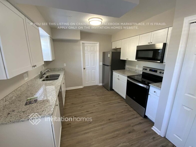 Building Photo - 4084 Briar Forest Rd E