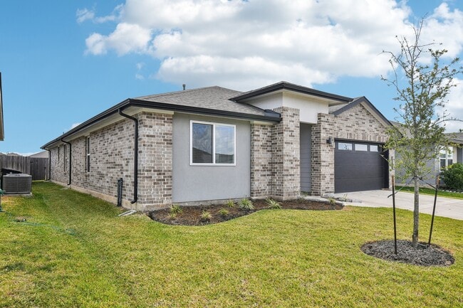 Building Photo - 8011 House bank Ln