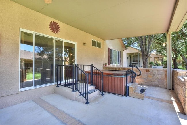 Building Photo - 508 Texas Dr