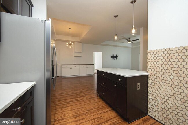 Building Photo - 244 Breeders Cup Dr