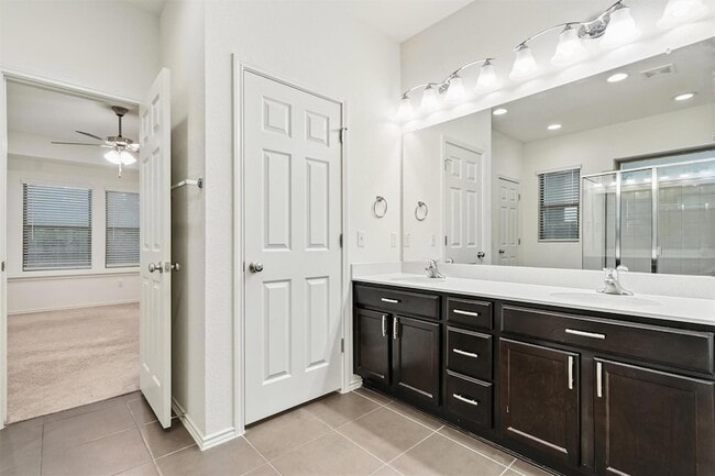 Building Photo - 533 Sweetwood Ln