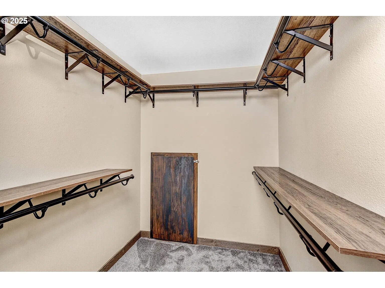 Building Photo - 3017 SE Brookwood Ave