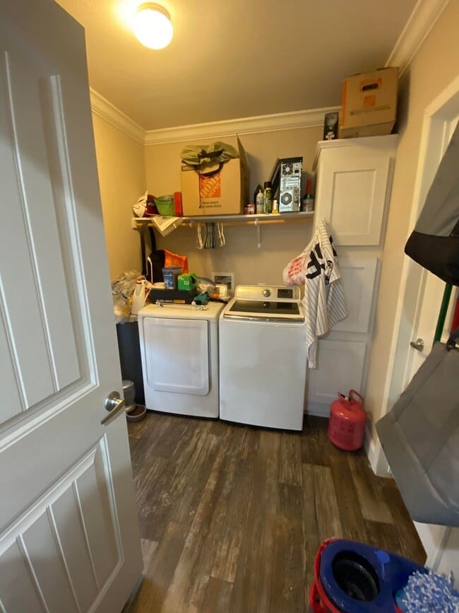 Building Photo - 1545 Elm Pass Rd