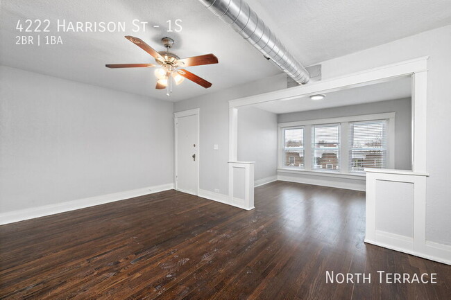 Building Photo - Renovated 1 Bedroom in Hyde Park, near Mid...