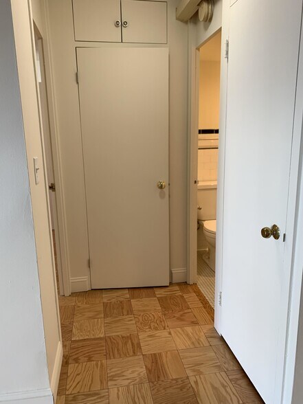 Building Photo - 101 Monmouth St