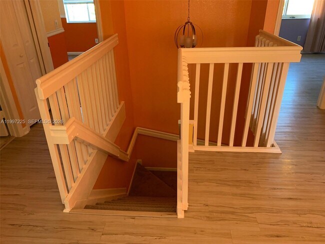 Building Photo - 194 Maple Terrace