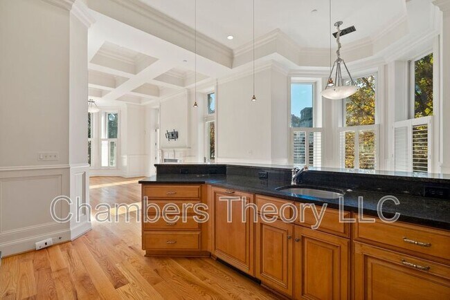 Building Photo - 4 Logan Cir NW