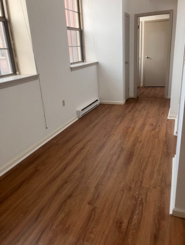 Building Photo - 149 Wilson St