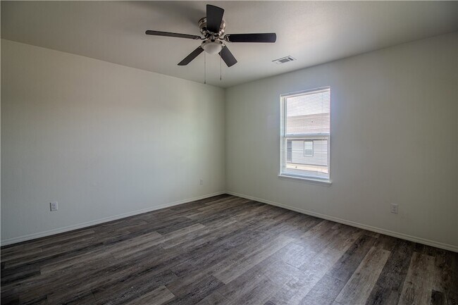 Building Photo - 803 S Rupple Rd