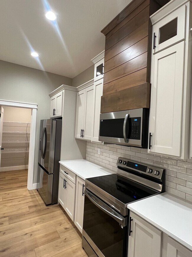 Building Photo - New Construction 3bd/2ba duplex